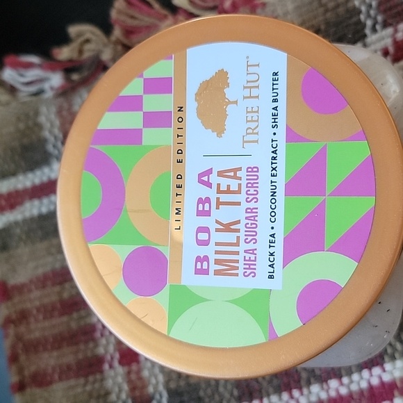 Limited Edition Tree Hut Boba Milk Tea Shea Sugar Scrub 18 oz - Picture 2 of 4